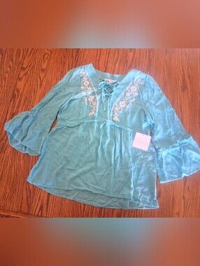NWT PETITE ladies Top By Stella + Ginger.blue,  SZ PXL